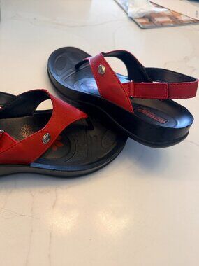 NWOT Aerosoft "Tuck" Orthotic Footbed Slingback Thong Sandals Sz 39 / 8.5 US NEW